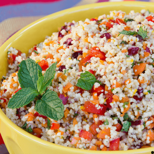 Salată cu couscous și legume